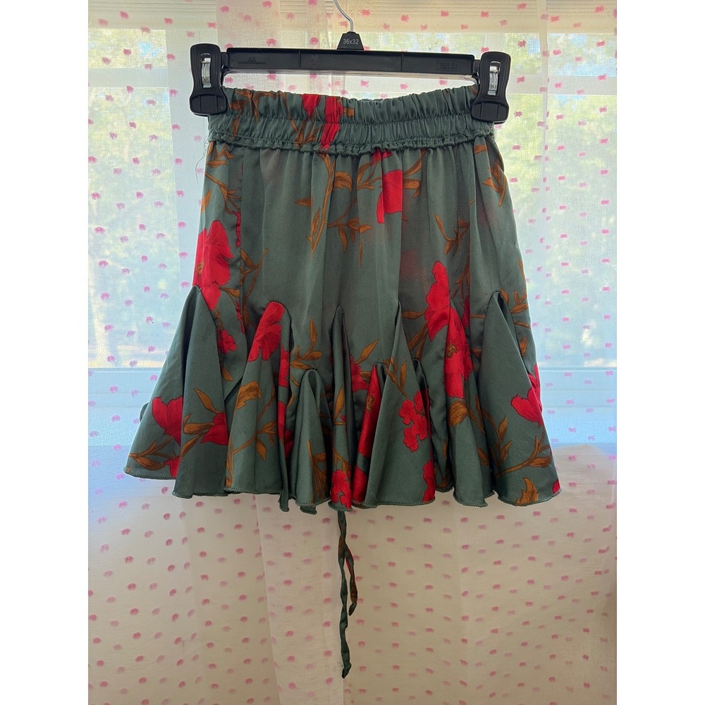 Indikah Sage Green Red Floral Pleated Flared Mini Skirt XS - Picture 2 of 3